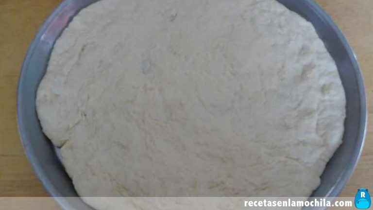 Masa de pizza de cebolla con Thermomix