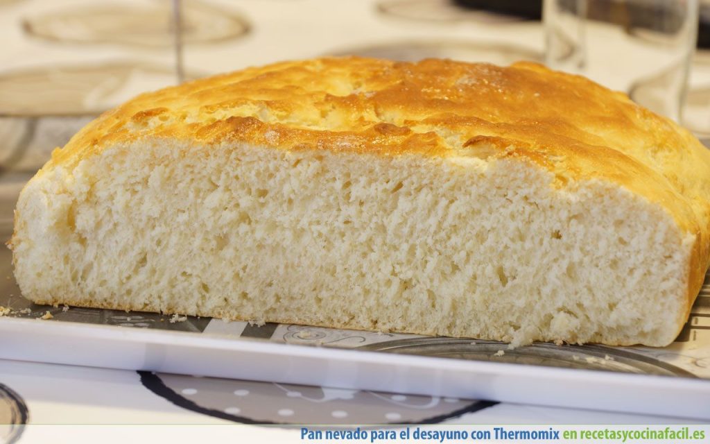 Corte de pan nevado para el desayuno con Thermomix