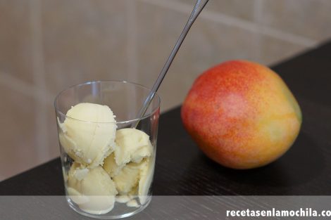 Helado vegano de mango