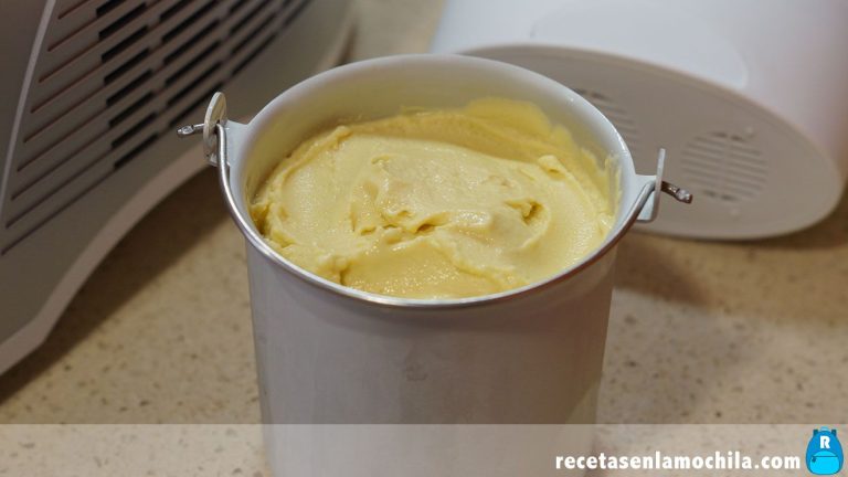 Helado vegano casero de mango
