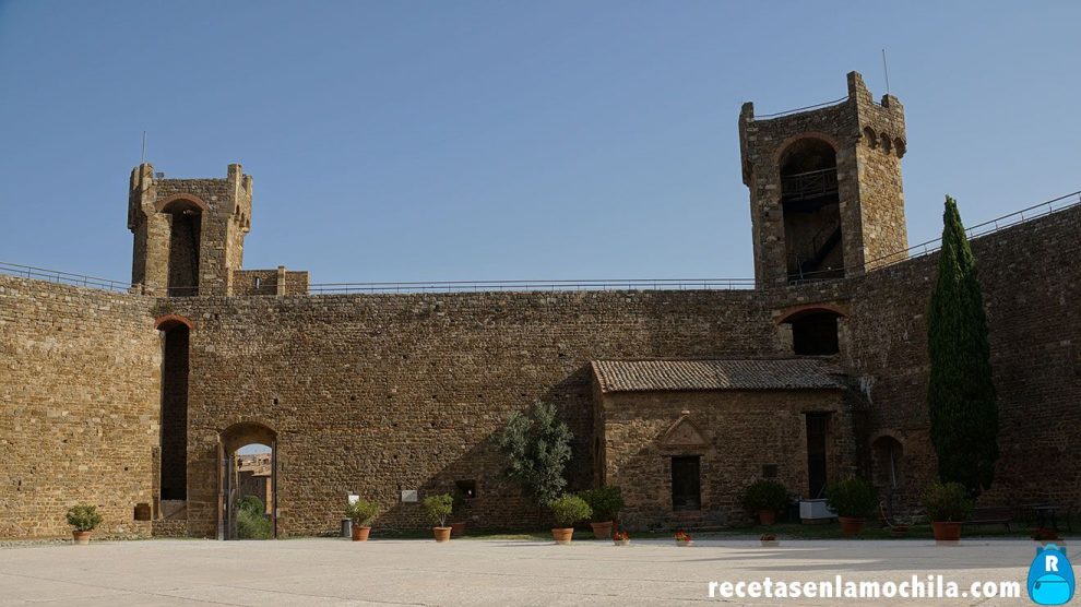 Patio de la fortezza de Montalcino