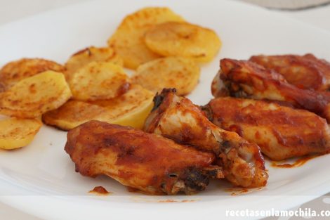 Alitas de pollo al horno con salsa barbacoa fáciles y rápidas
