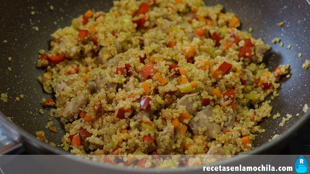 Cómo preparar quinoa con pollo y verduras