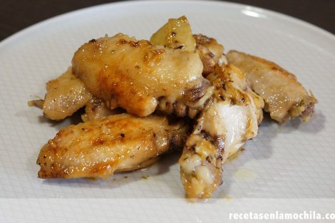 Alitas de pollo al ajillo