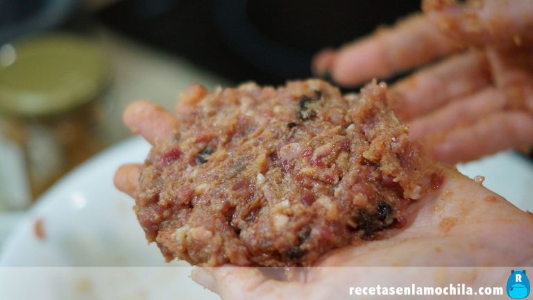 Cómo preparar hamburguesas con ciruelas y ras el hanout