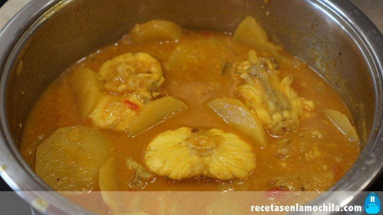 Cómo hacer rape guisado con patatas y azafrán
