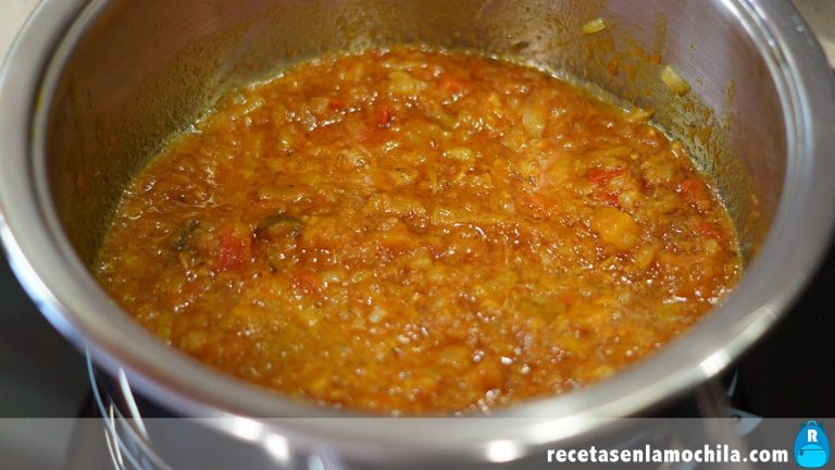 Cómo hacer rape guisado con patatas y azafrán
