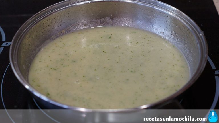 Cómo preparar merluza con almejas en salsa verde