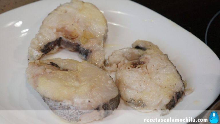 Cómo preparar merluza con almejas en salsa verde