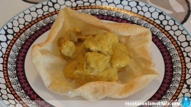 Pollo en salsa de mango y curry