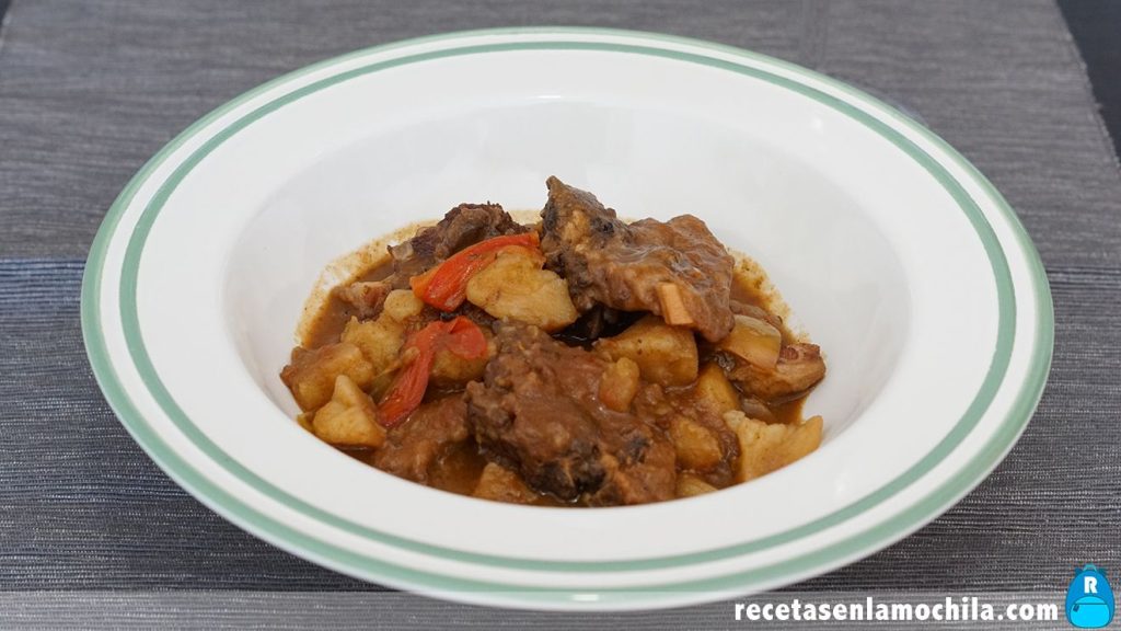 Caldereta de cordero con patatas