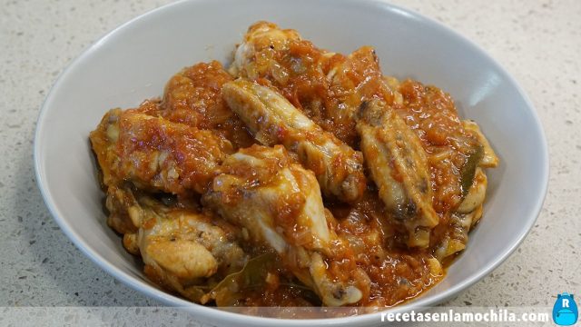 Alitas de pollo en salsa