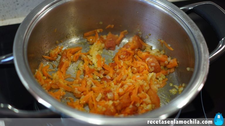 Cómo preparar dhal o curry de lentejas rojas