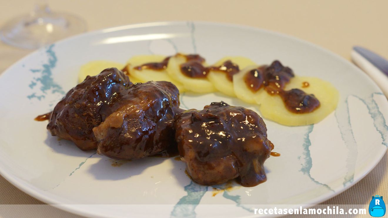 Carrilleras al whisky con ciruelas en Thermomix