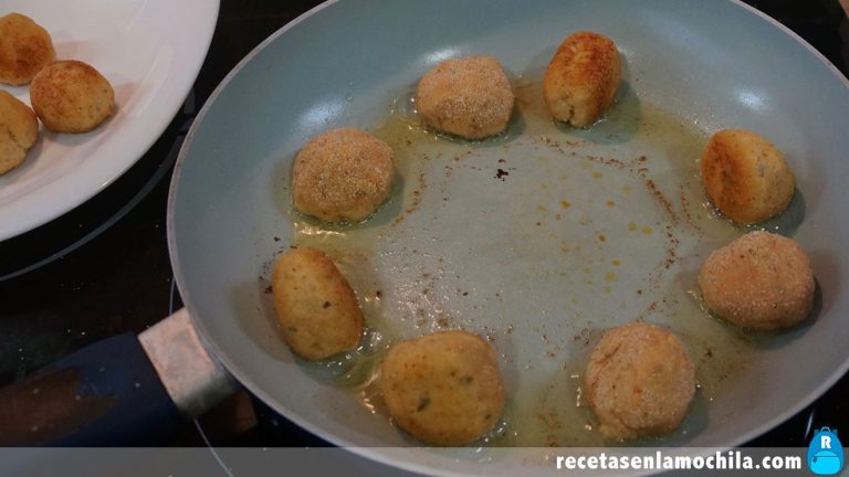 Cómo hacer albóndigas de salmón con almejas en Thermomix