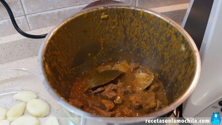 Cómo preparar carne guisada con patatas al vapor con Thermomix