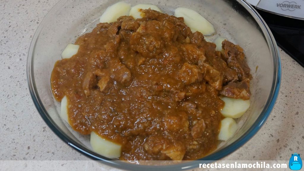 Receta de carne guisada con patatas al vapor con Thermomix