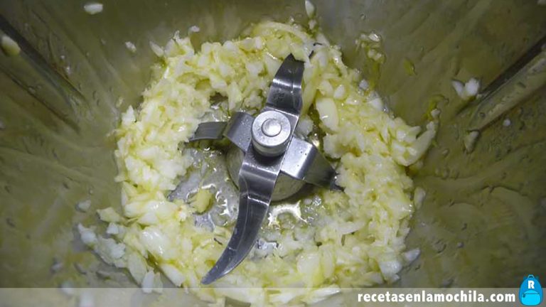 Sofrito para calamares en salsa americana con Thermomix