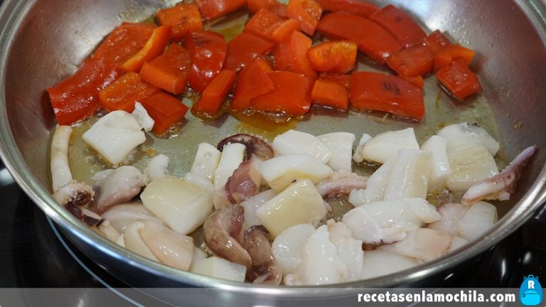 Cómo preparar arroz meloso de pulpo y sepia con alcachofas