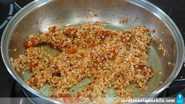 Cómo hacer arroz meloso de pulpo y sepia con alcachofas