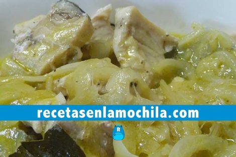 Emperador encebollado con Thermomix