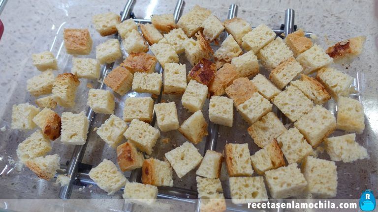 Picatostes para gachas dulces preparadas con el Thermomix